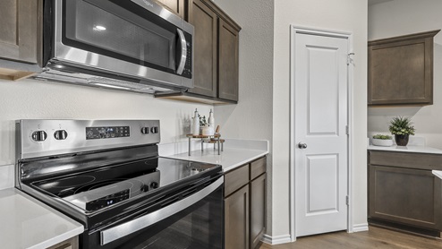 1308 Quest Bridge Road kitchen area with electric appliances
