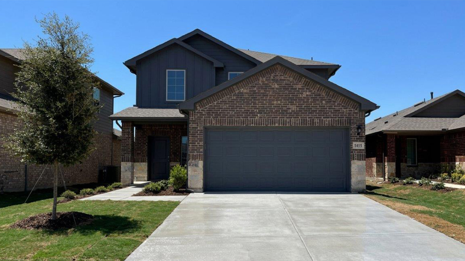 5815 Blue Sky Drive exterior