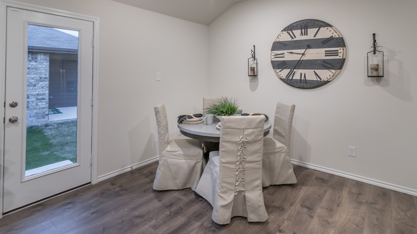 1519 dining area