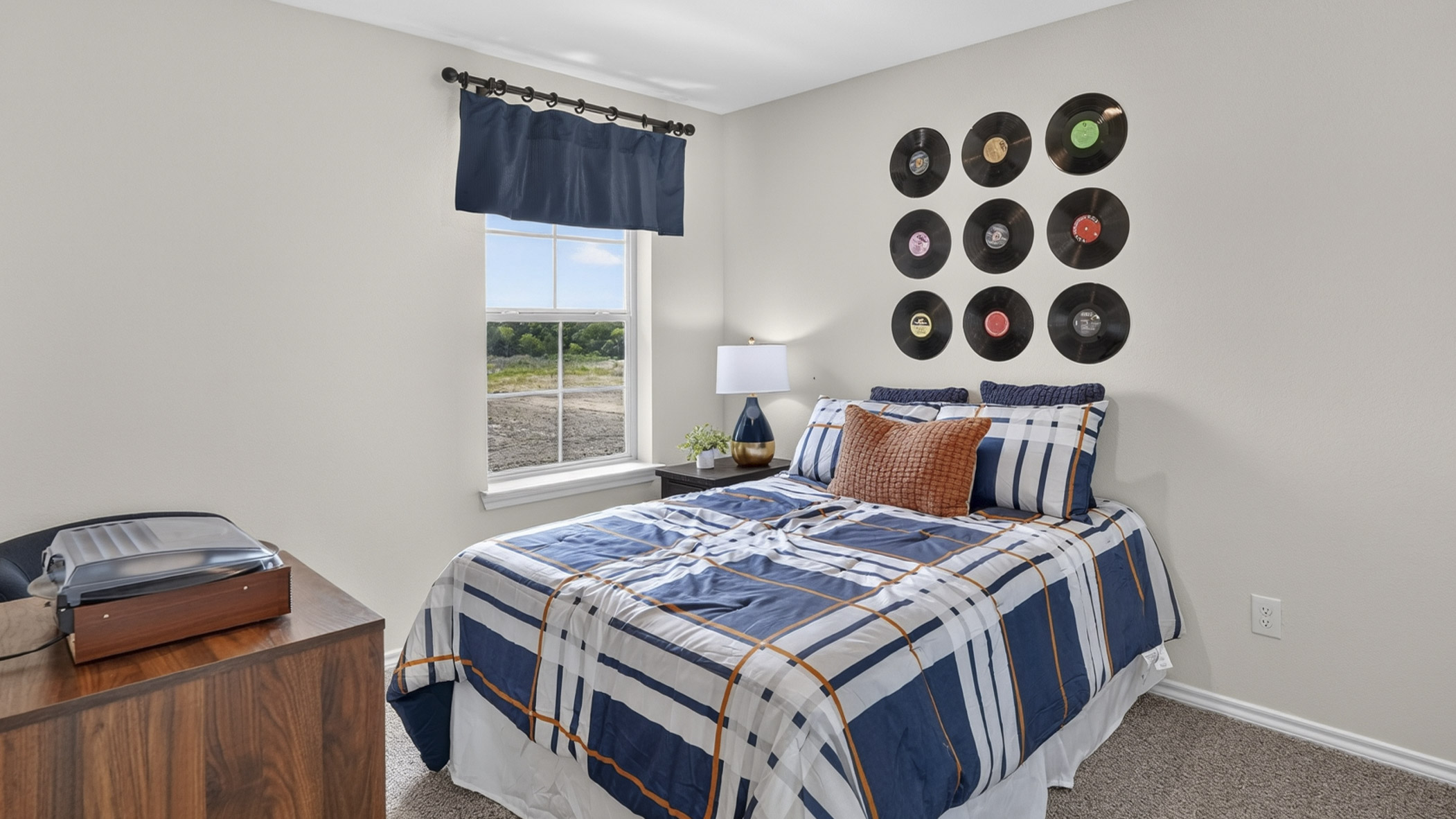 secondary bedroom