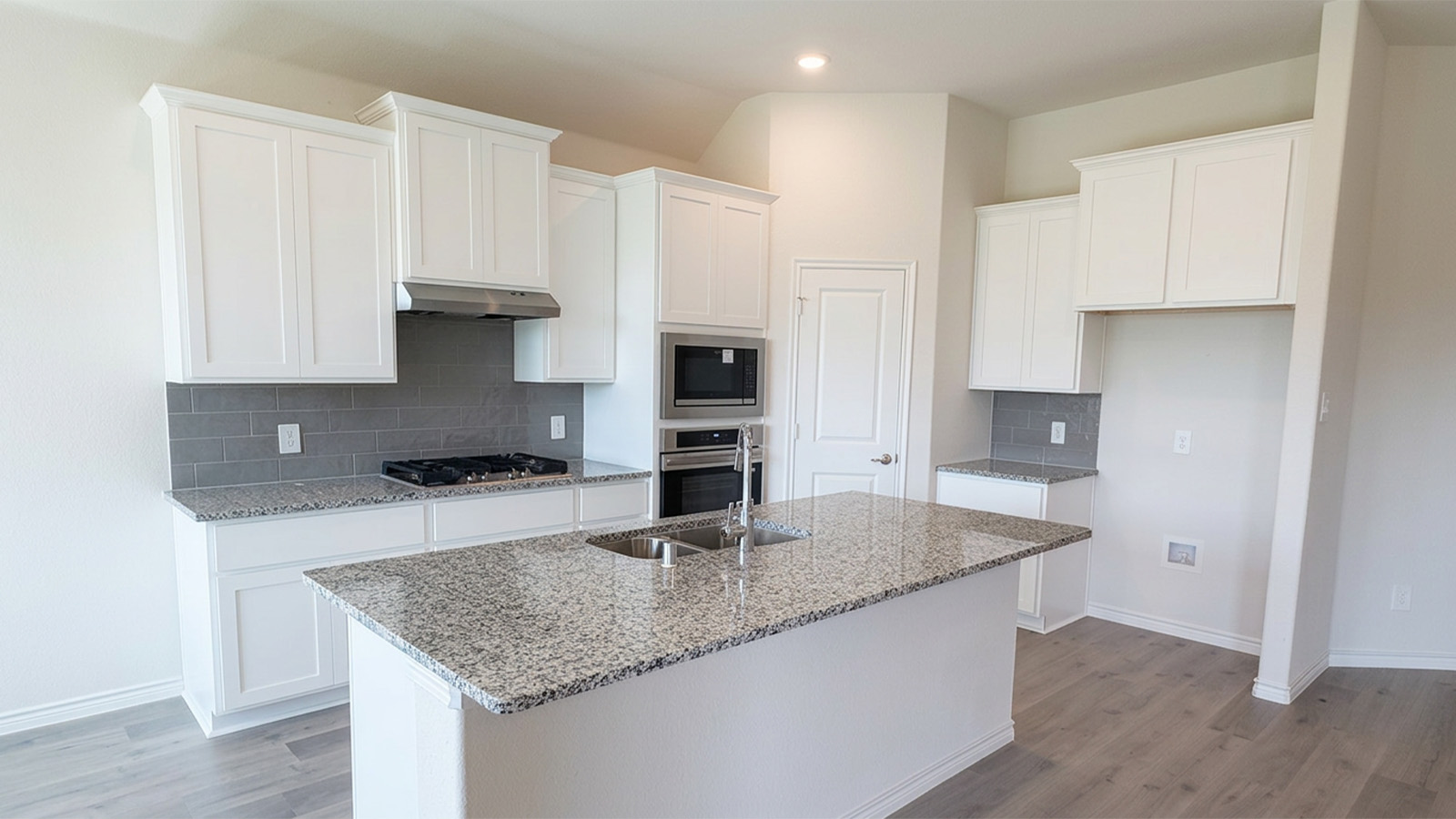 Brookview at 2454 Wesley Avenue, Royse City, Texas: photo 3