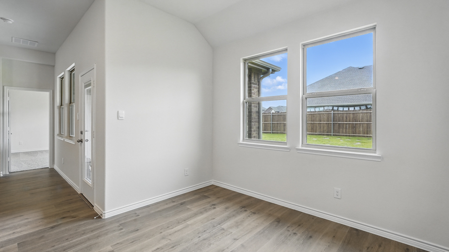 Ding room next to the kitchen.