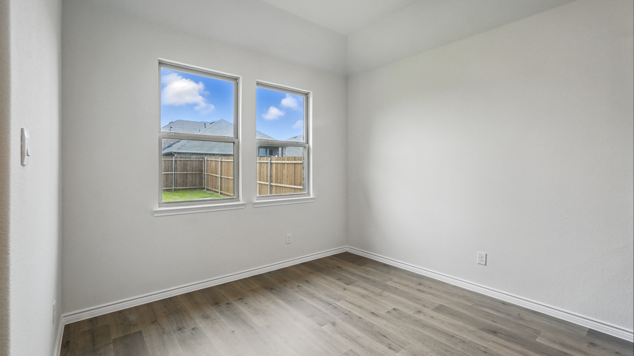 Ding room next to the kitchen.