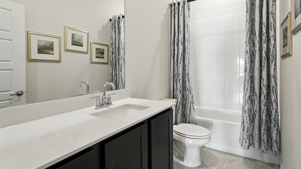 primary bathroom with garden tub