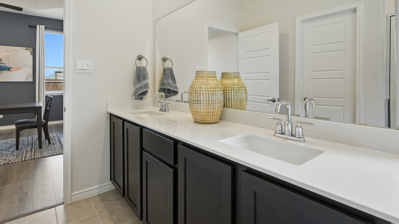 primary bathroom with garden tub