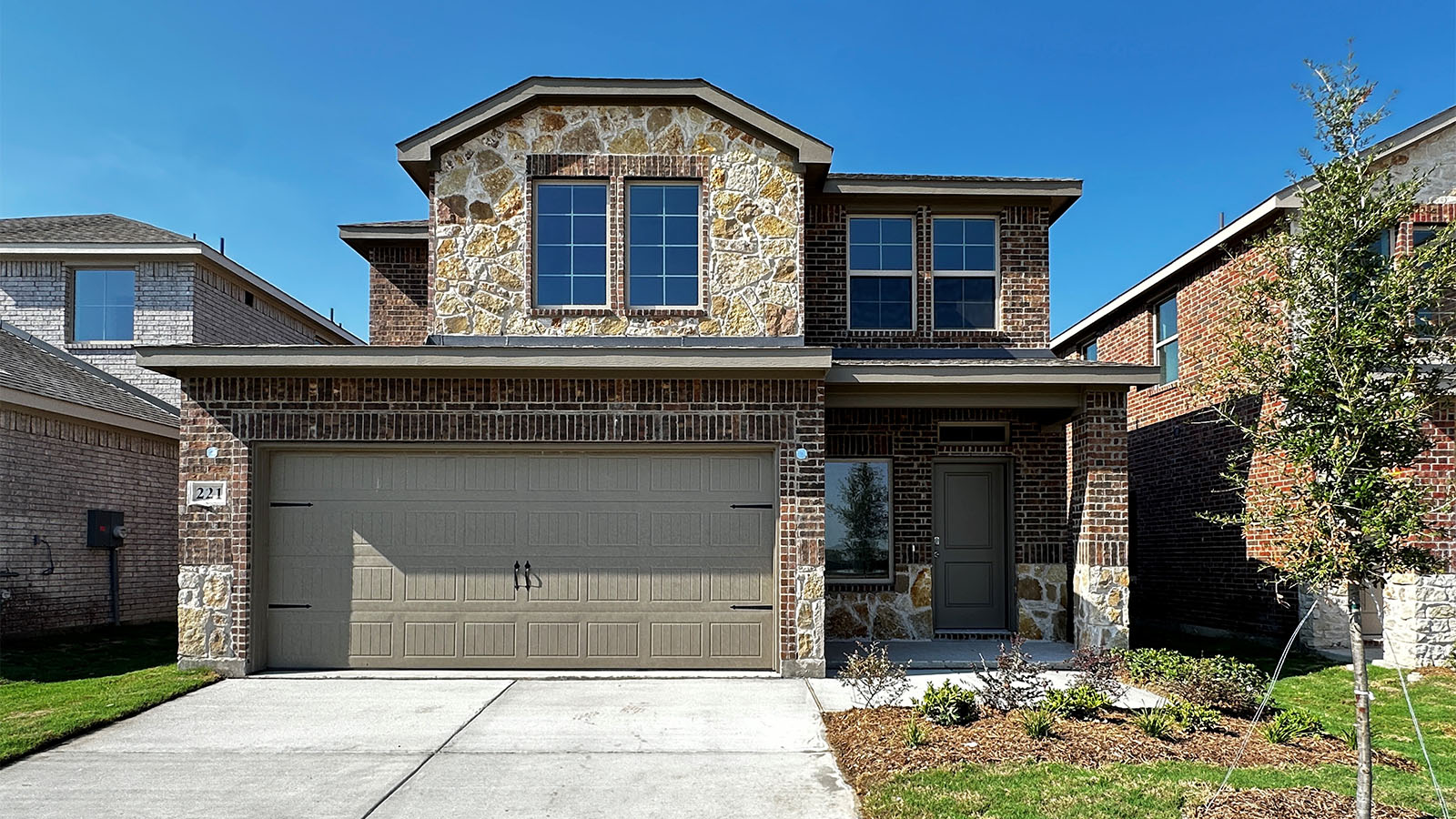 221 Pheasant Run Road exterior