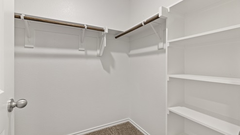 X40A primary bedroom closet