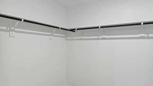 X40I primary bedroom closet