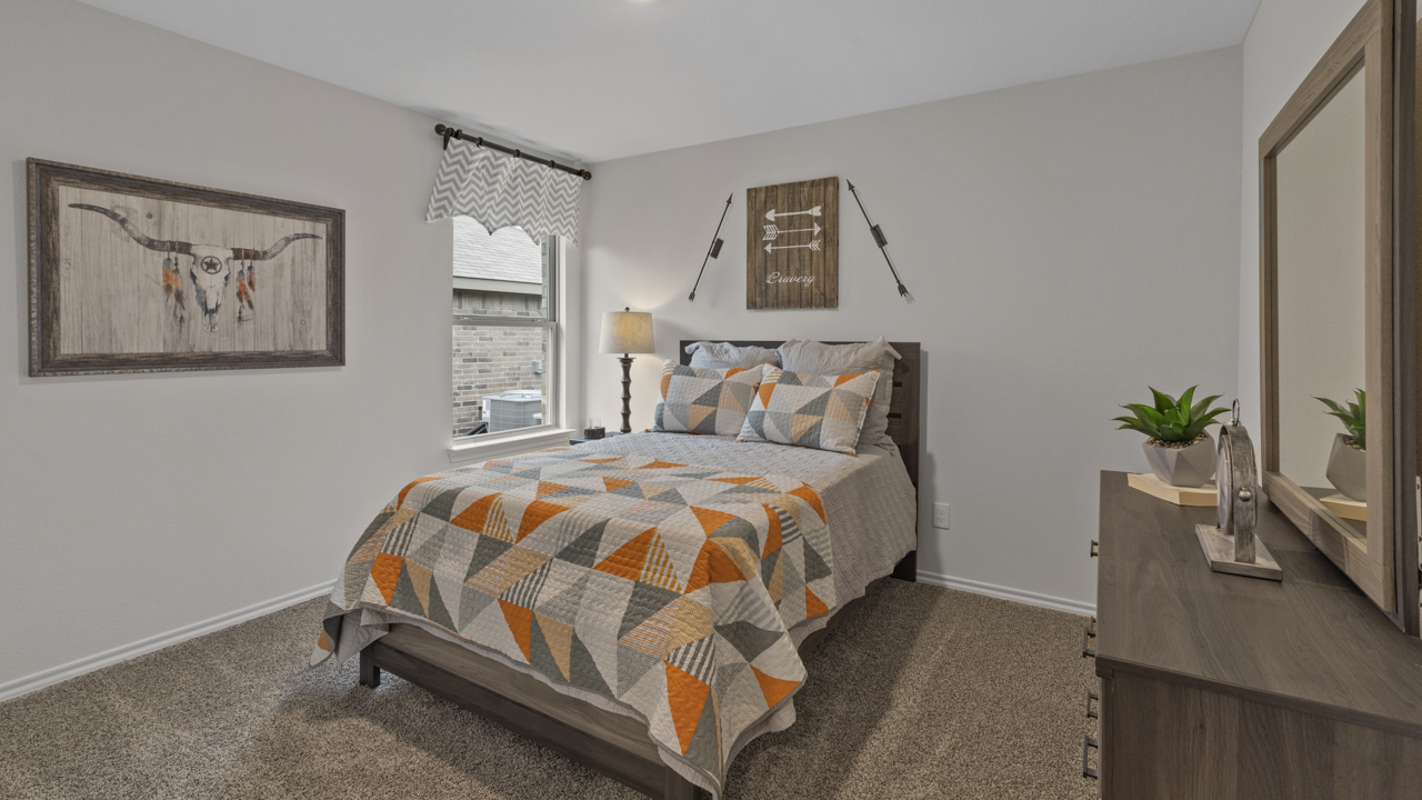 X40L secondary bedroom