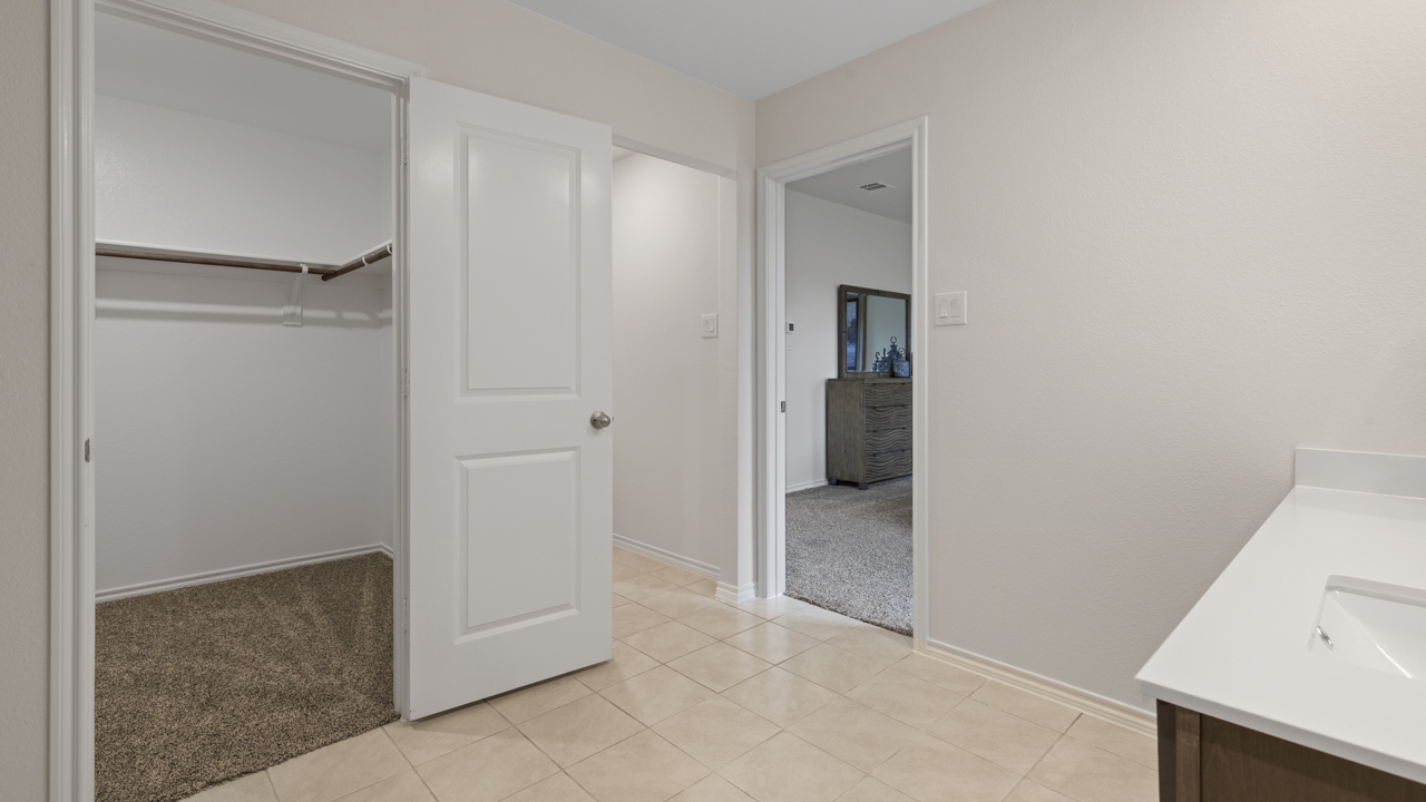 X40L primary bathroom