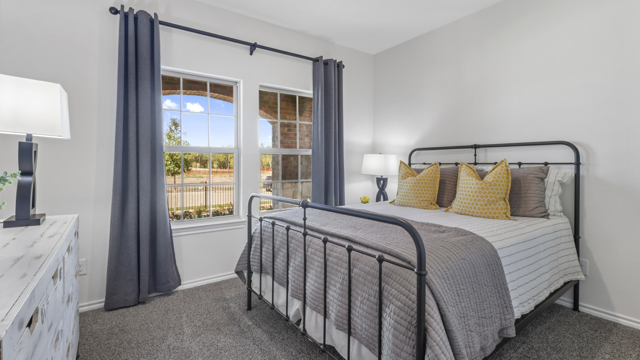 X40N secondary bedroom