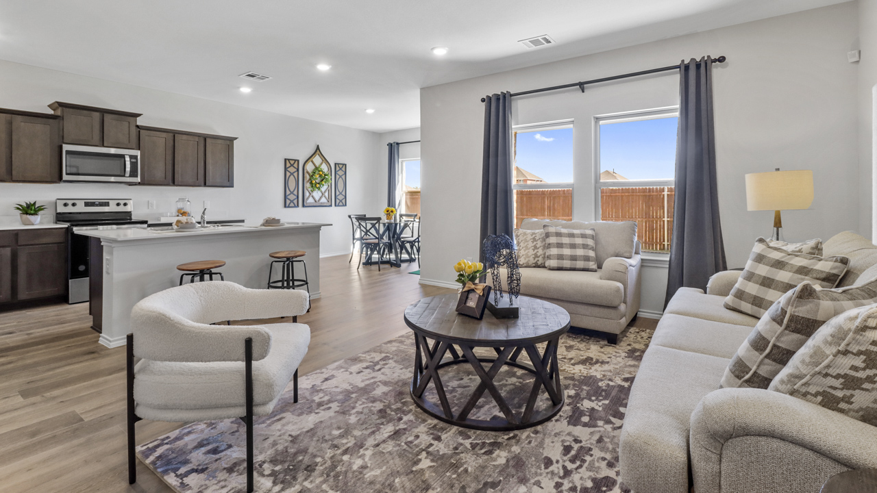 X40N open concept living area