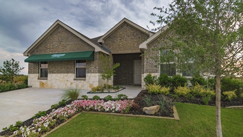 Model exterior of 2914 Drury Lane at Stonewyck Farms in Ennis, TX