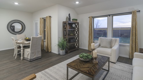2914 Drury Lane at Stonewyck Farms in Ennis, TX open concept living area with view of dining area