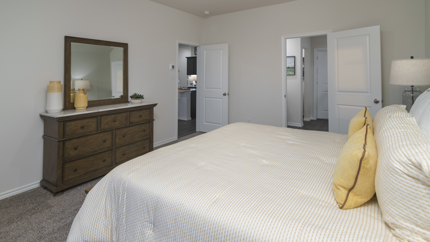 X40D primary bedroom