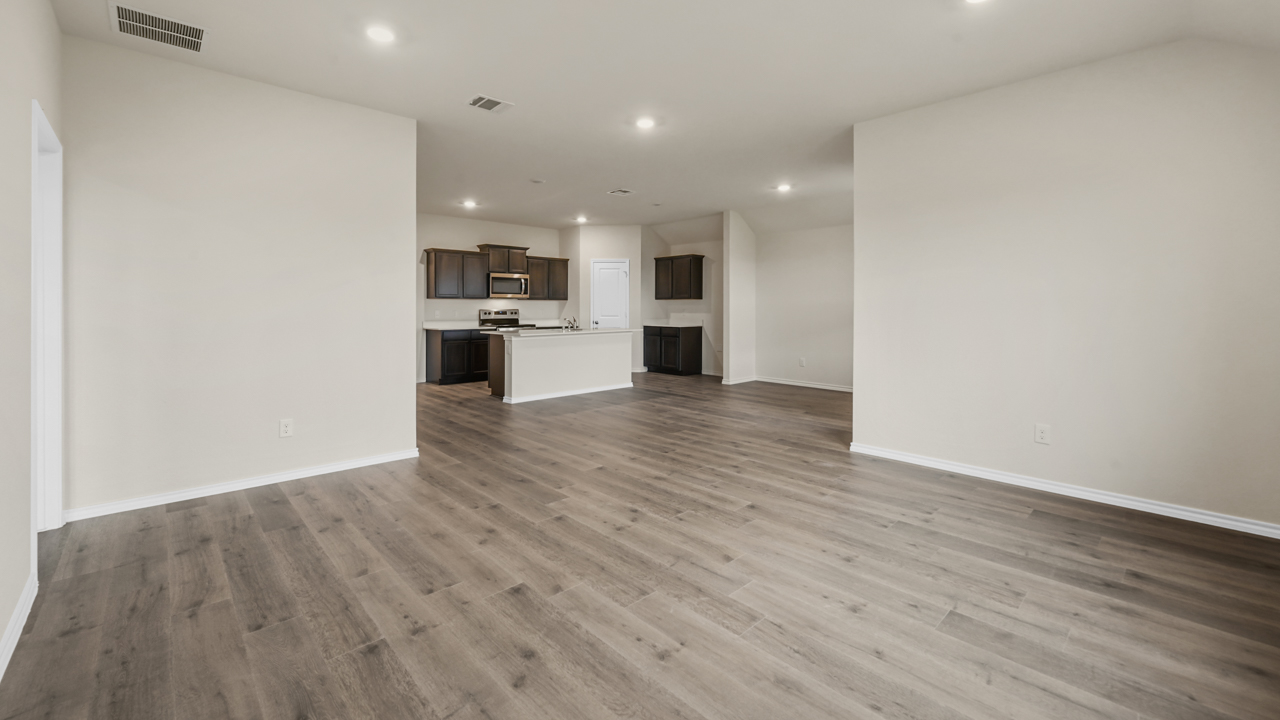 X40I open concept living area