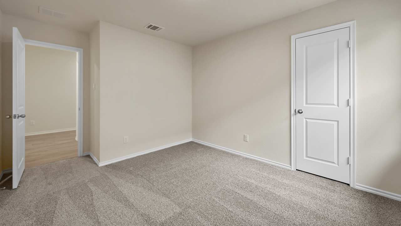 X40I secondary bedroom