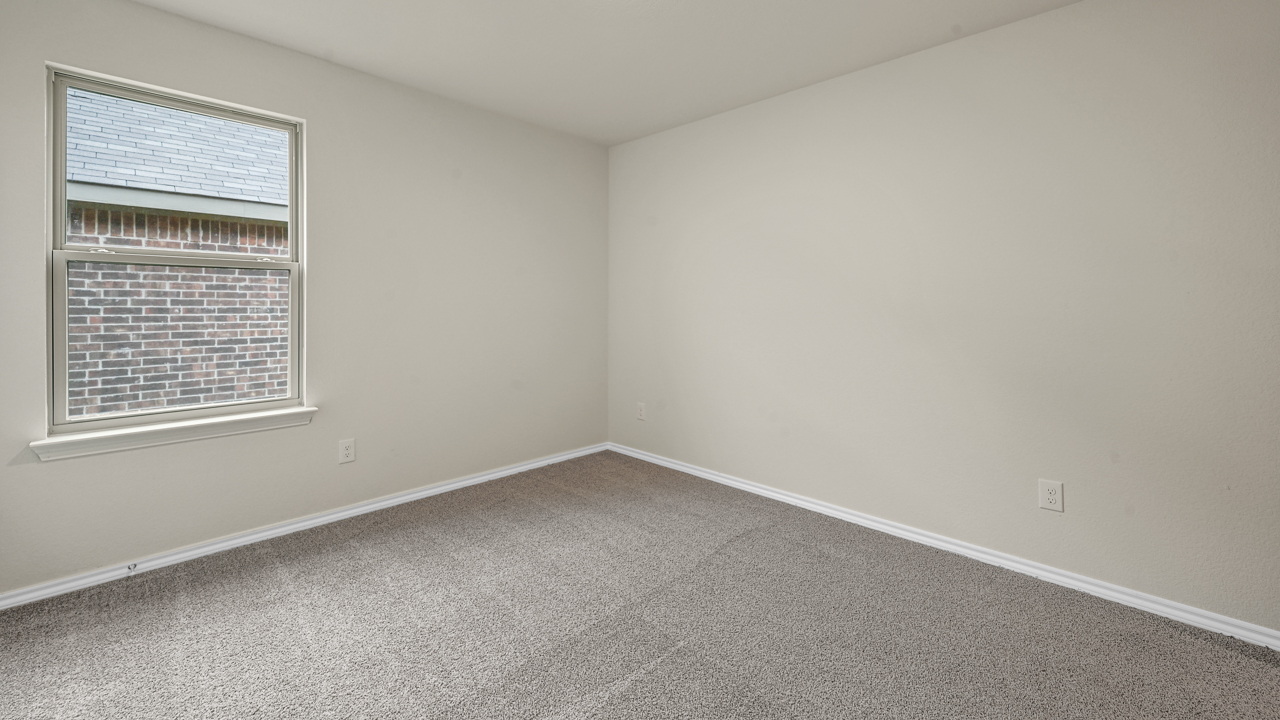 X40I secondary bedroom