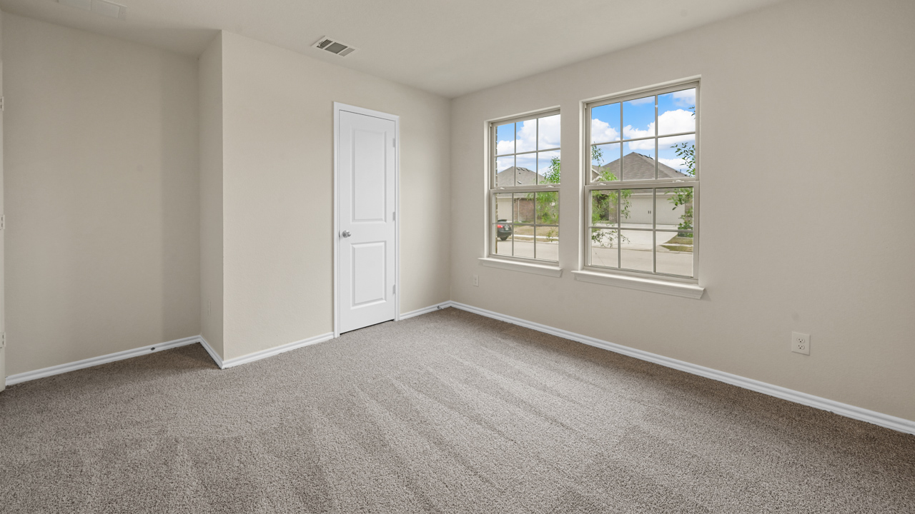 X40I secondary bedroom