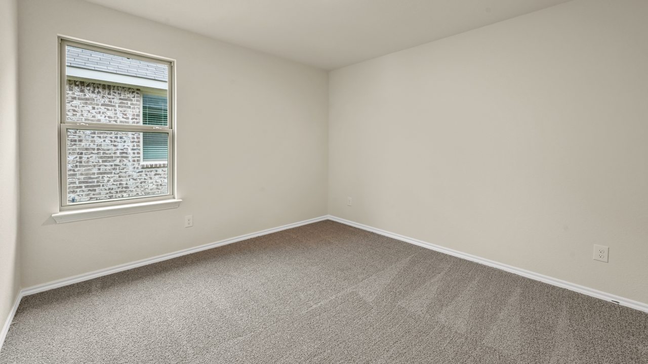 X40I secondary bedroom