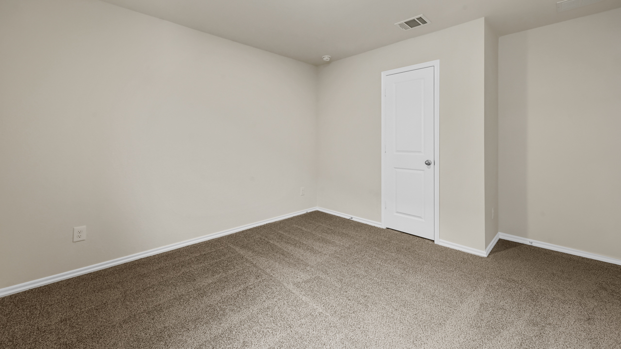 X40I secondary bedroom