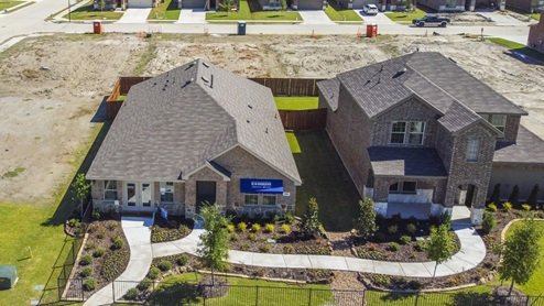 Aerial photo of one story and two story Stonehaven model homes