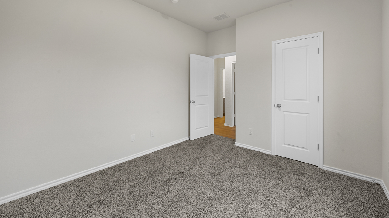 1519 secondary bedroom