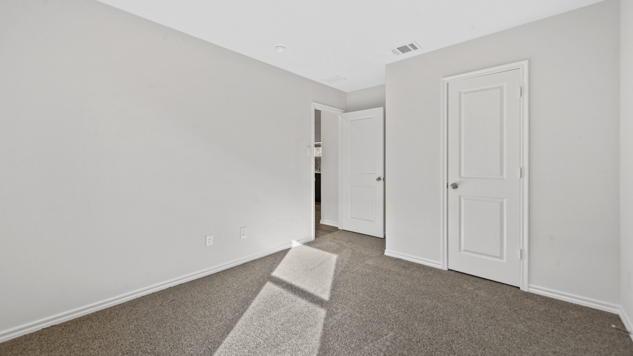 X30B secondary bedroom