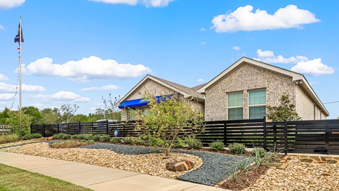 450 Lucky Lane at Bluff Springs in Ferris, TX exterior