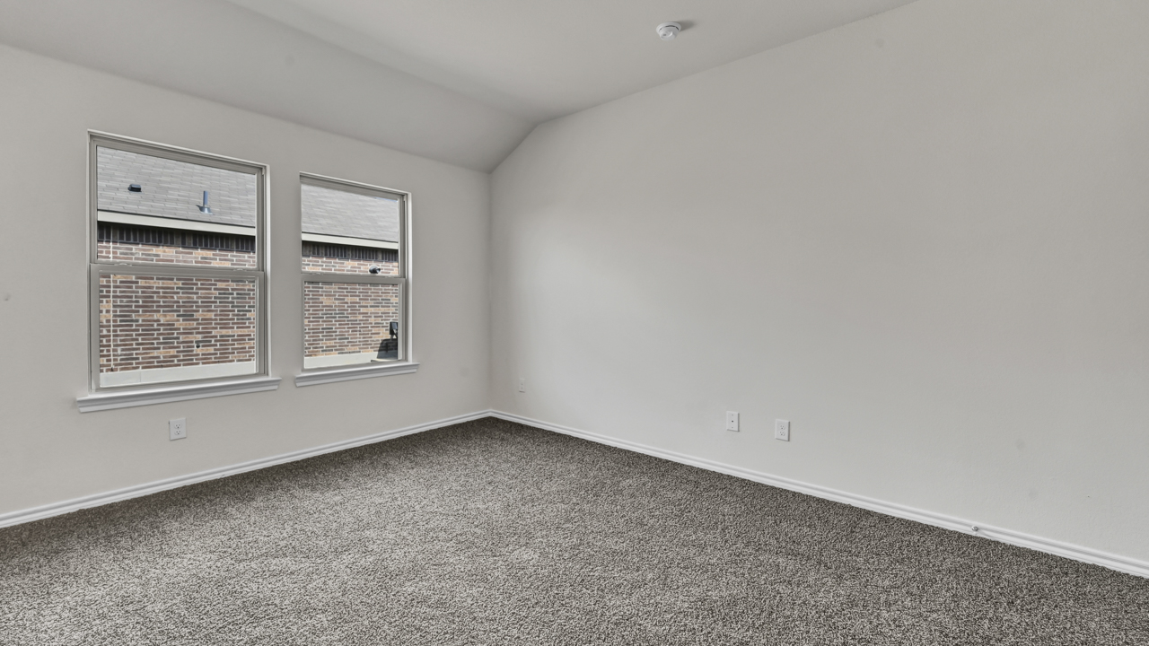 X40A secondary bedroom