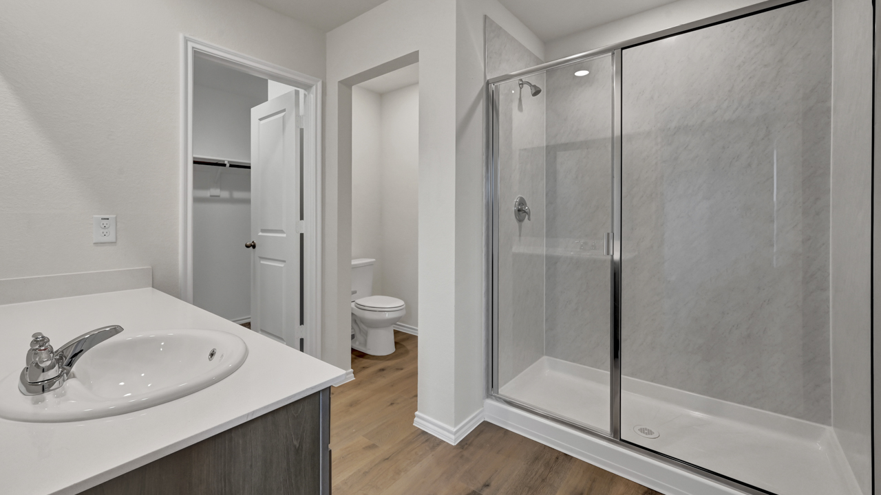 X40A primary bathroom