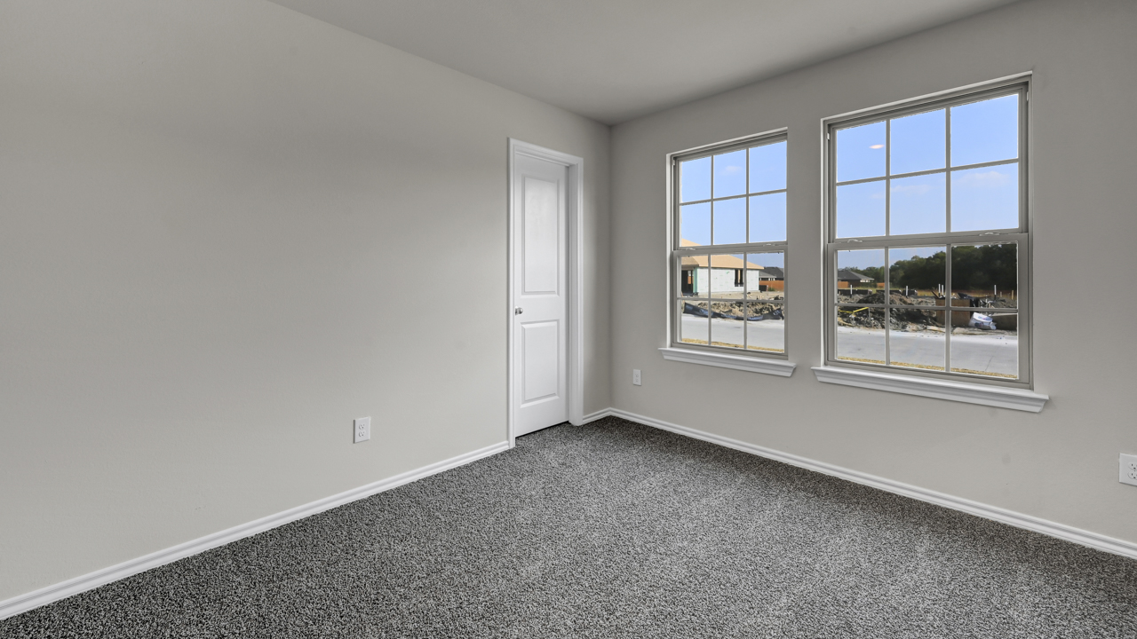 X40B secondary bedroom