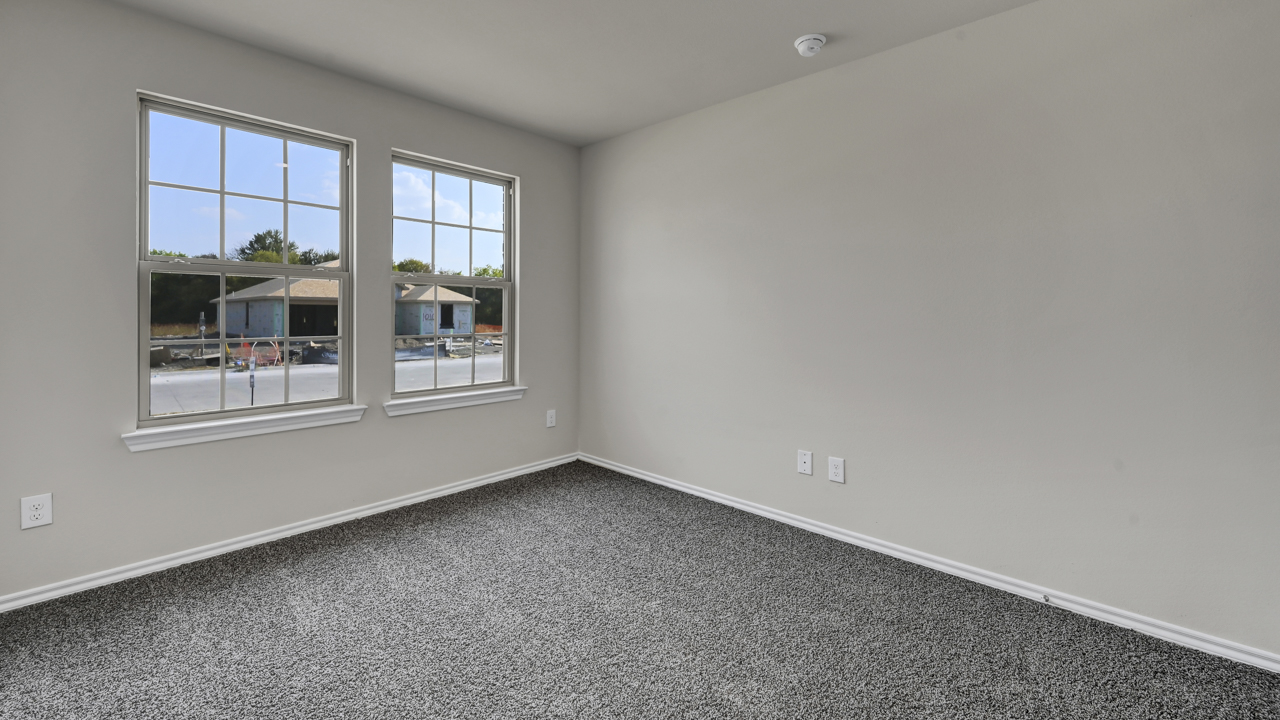 X40B secondary bedroom