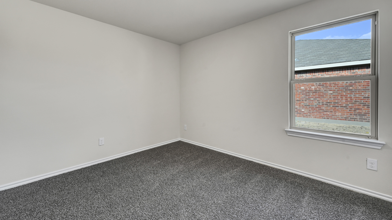 X40B secondary bedroom