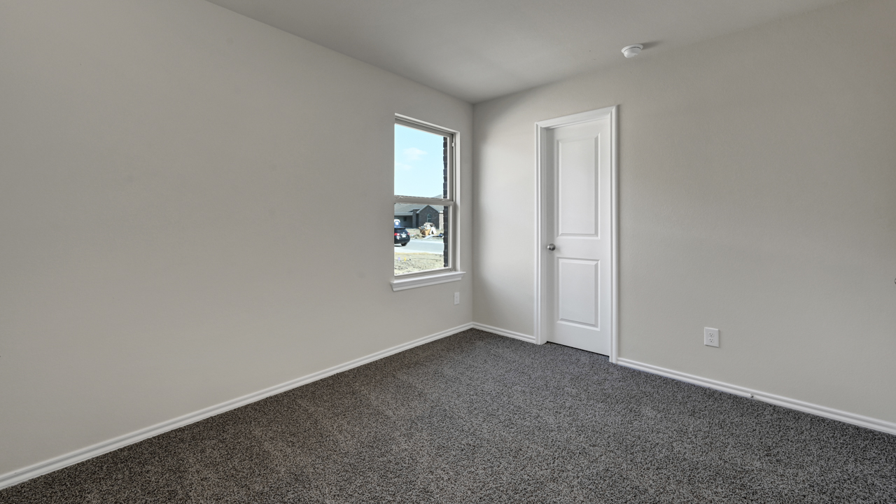 X40B secondary bedroom