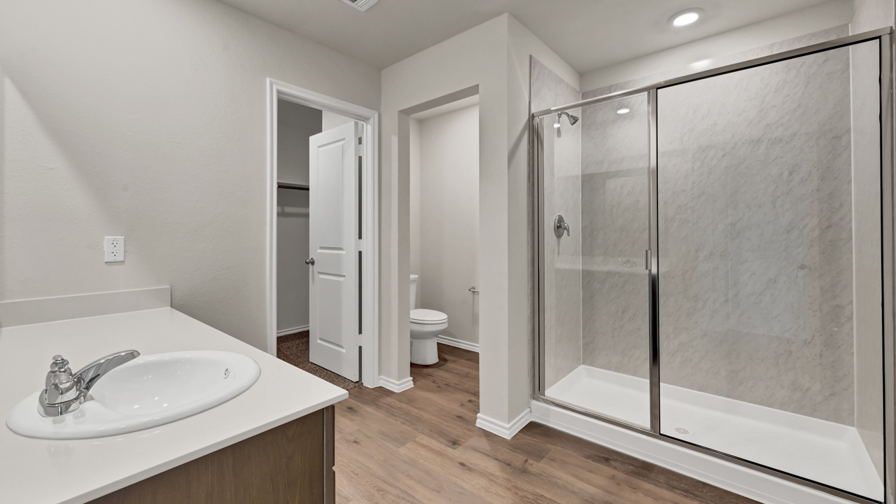 X40B primary bathroom