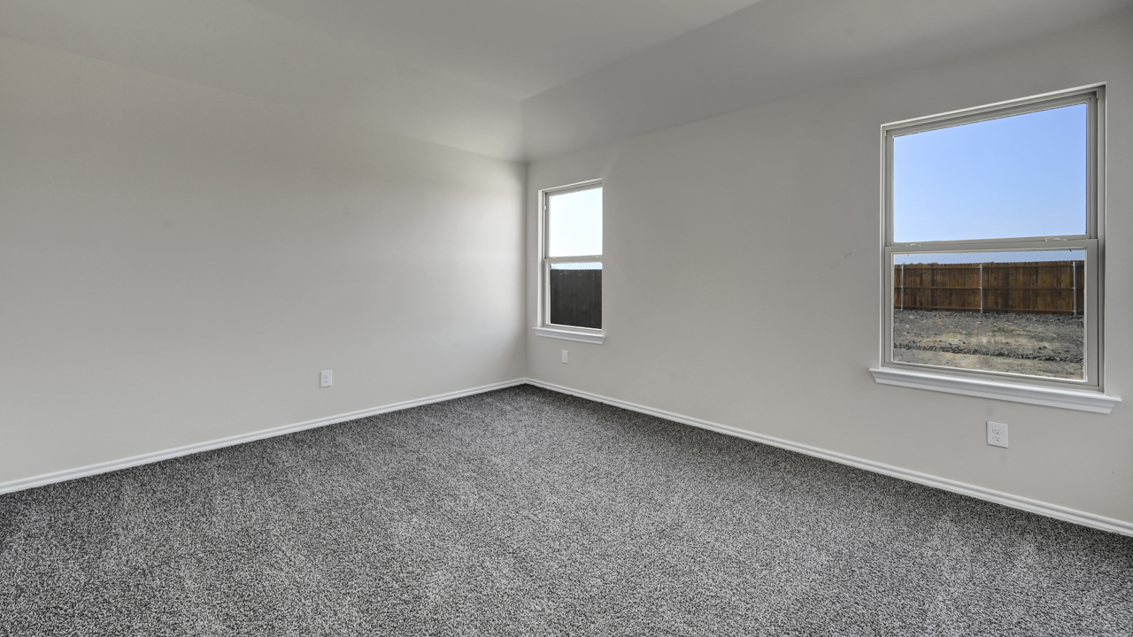 X40B primary bedroom