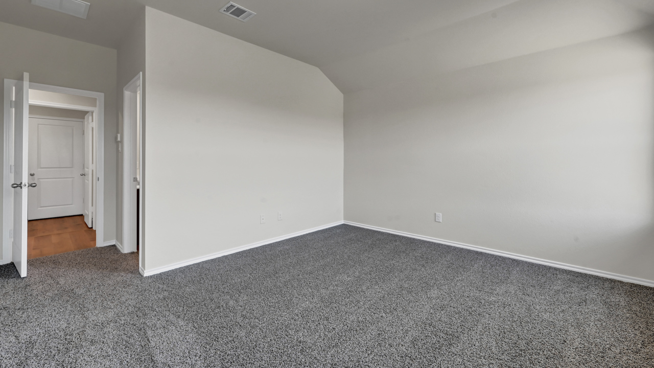 X40B primary bedroom