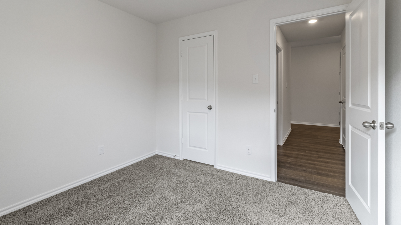 X40H secondary bedroom