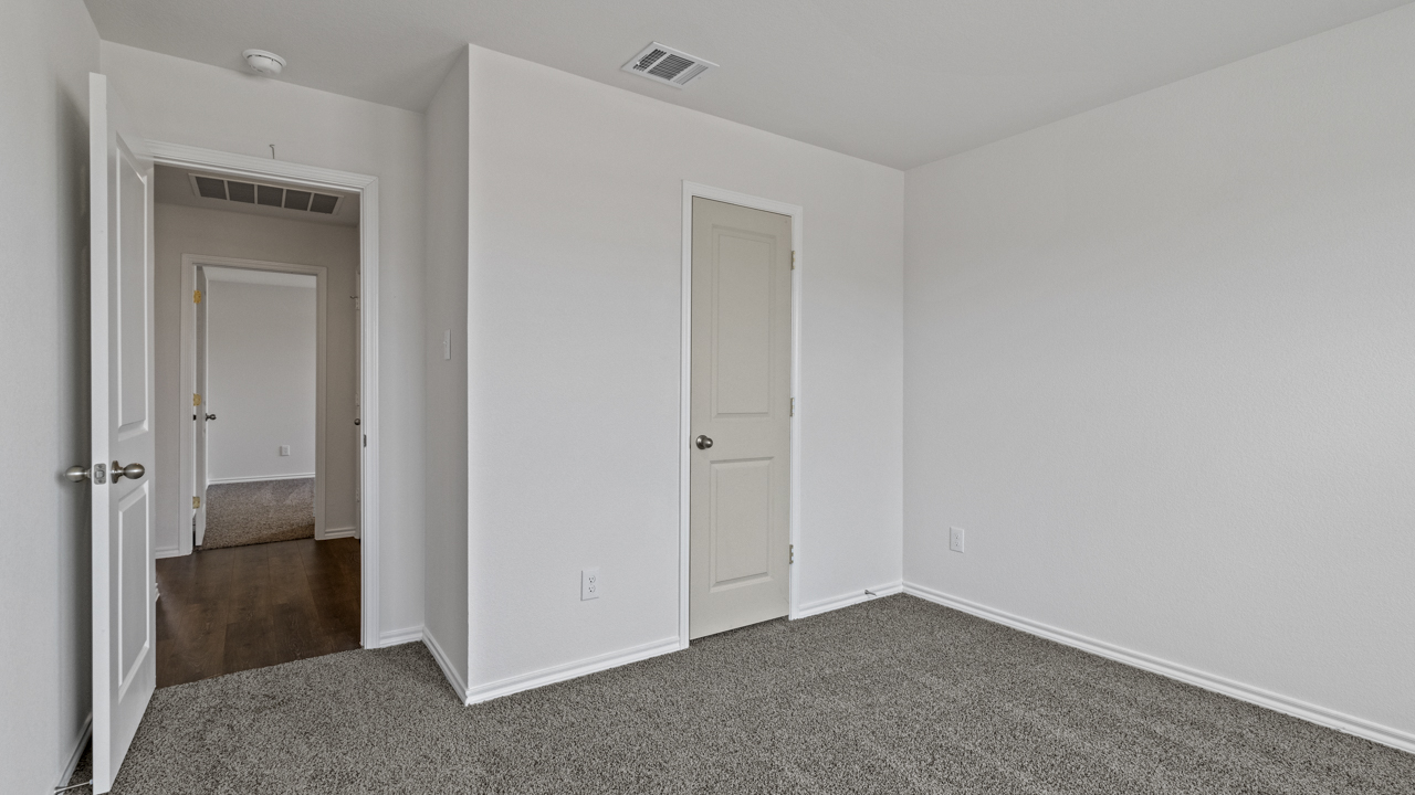 X40H secondary bedroom