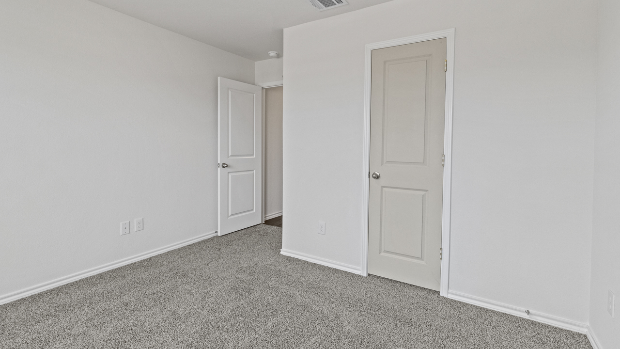 X40H secondary bedroom