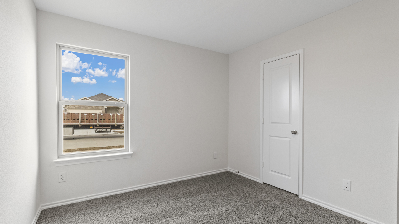 X40H secondary bedroom