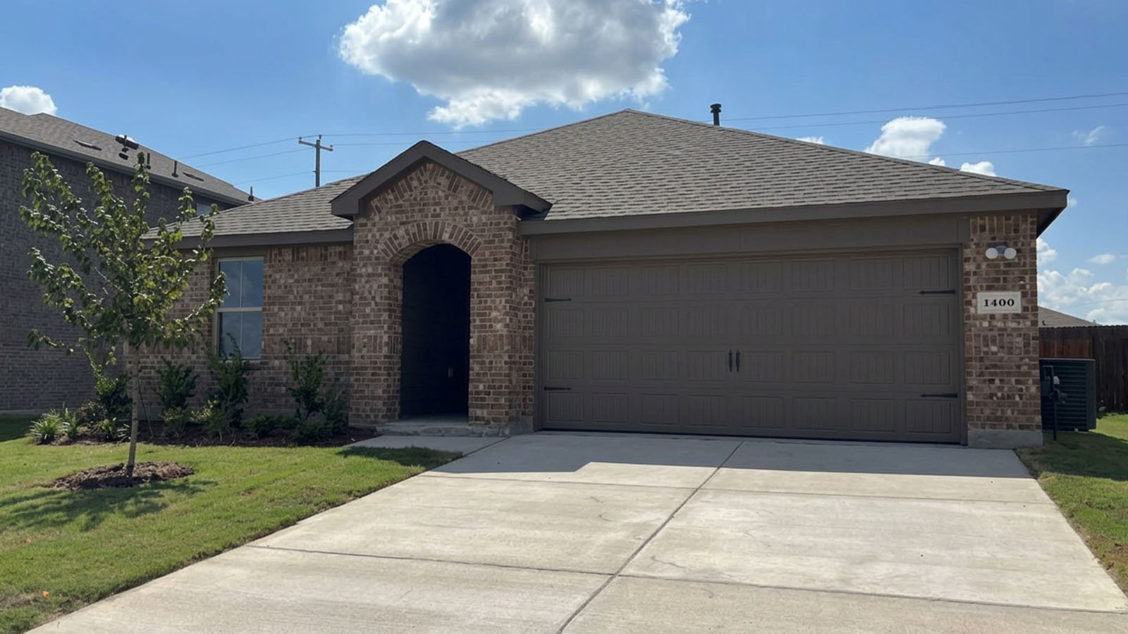 1400 Waveless Run exterior
