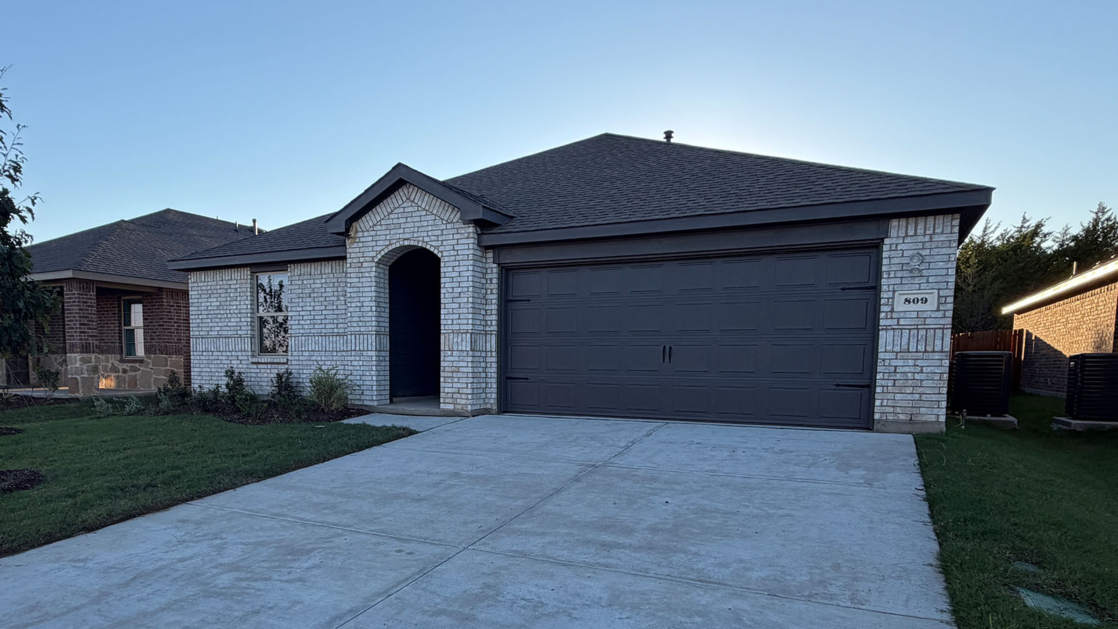 809 Brook Lane exterior