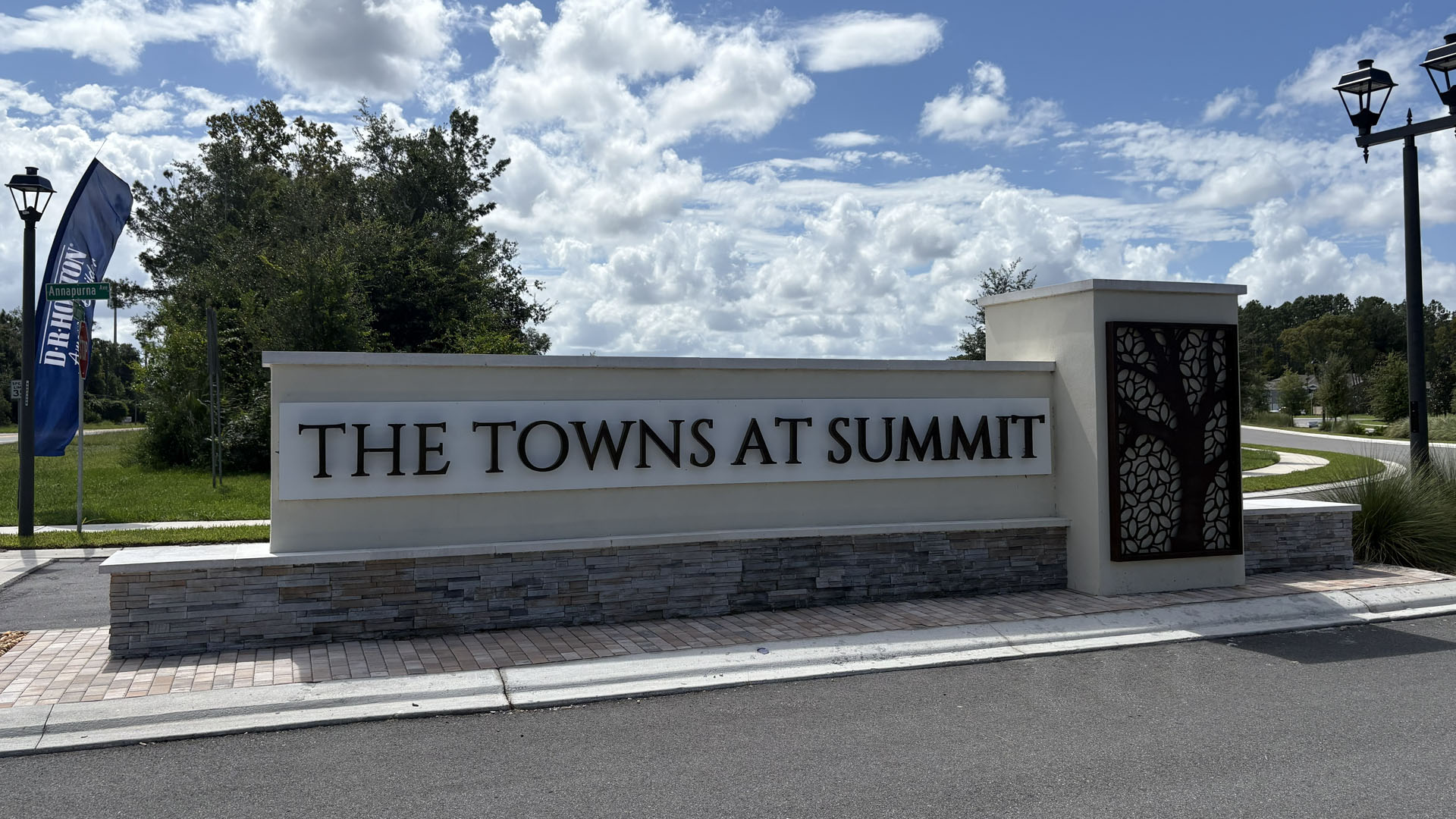 community entry stone monument towns at summit