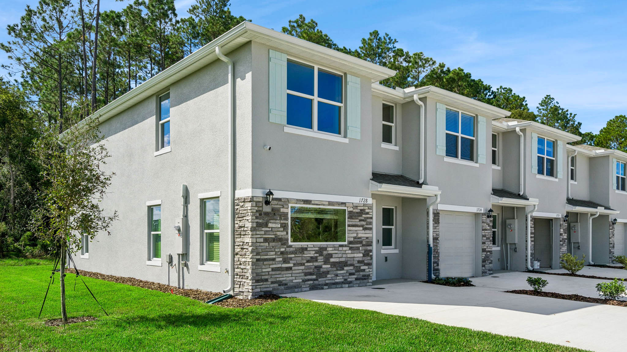 1672 Sugarwood Loop exterior