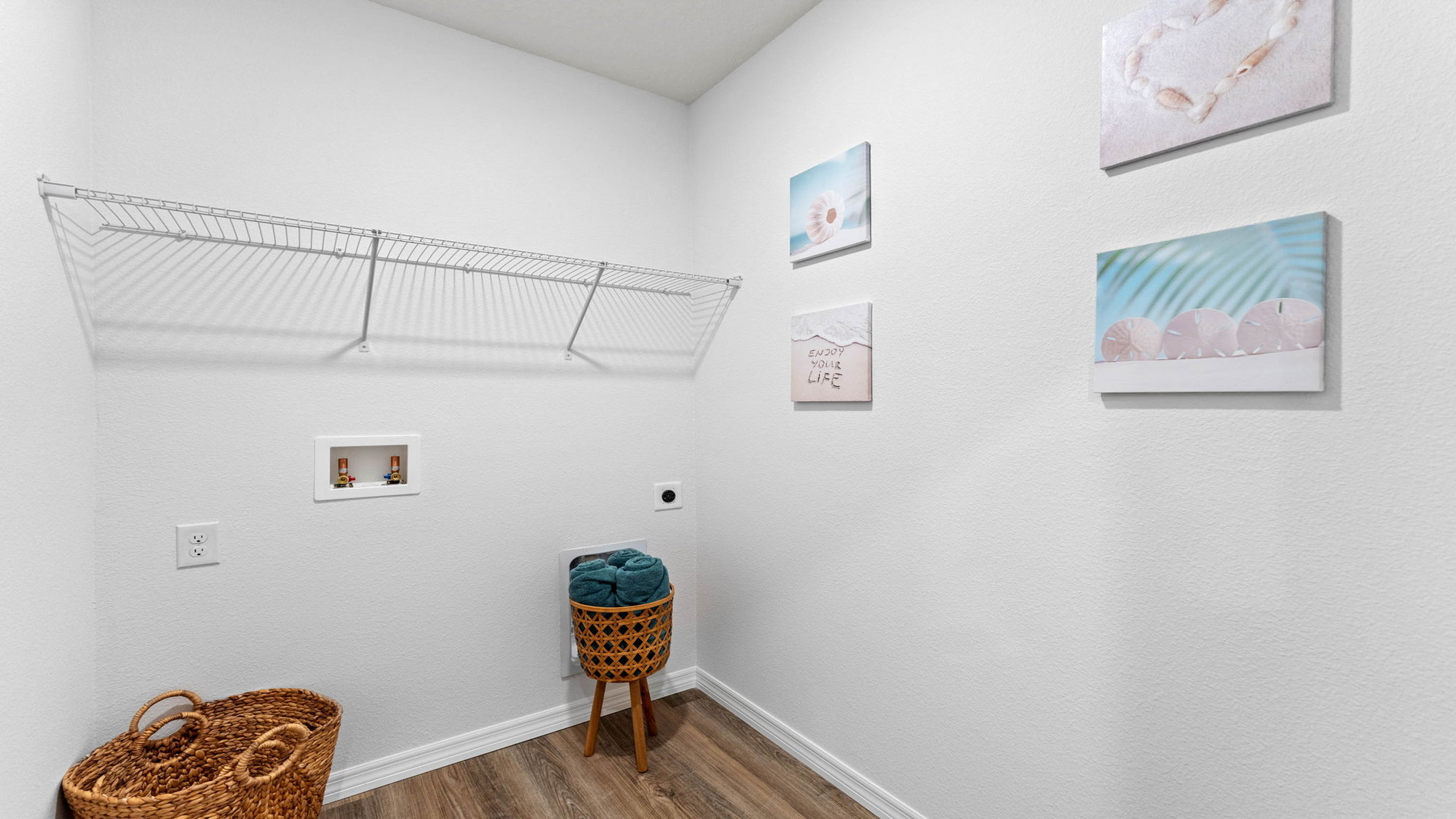 Spacious laundry room.