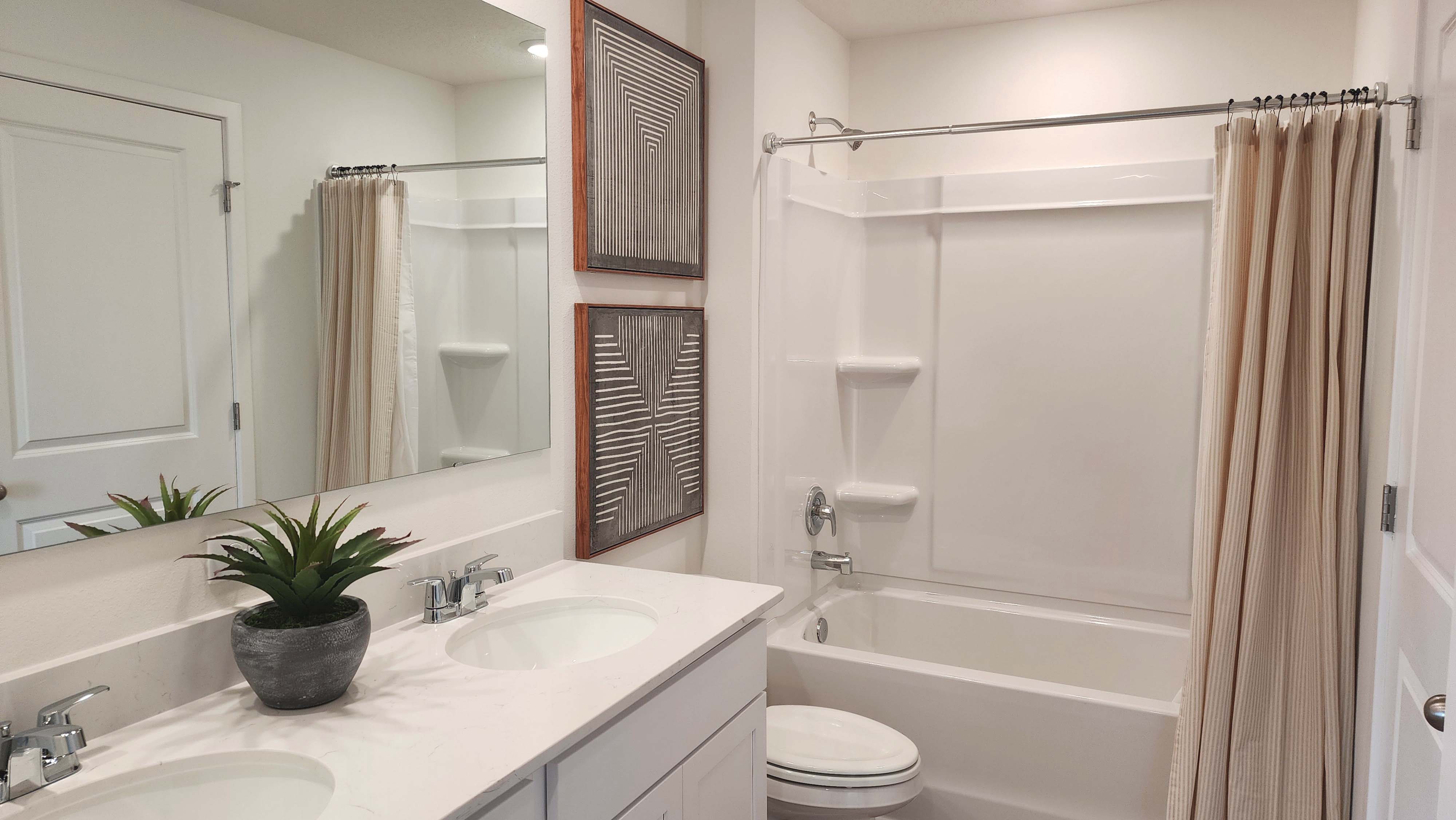 Bathroom, quartz countertops privatalavatory.