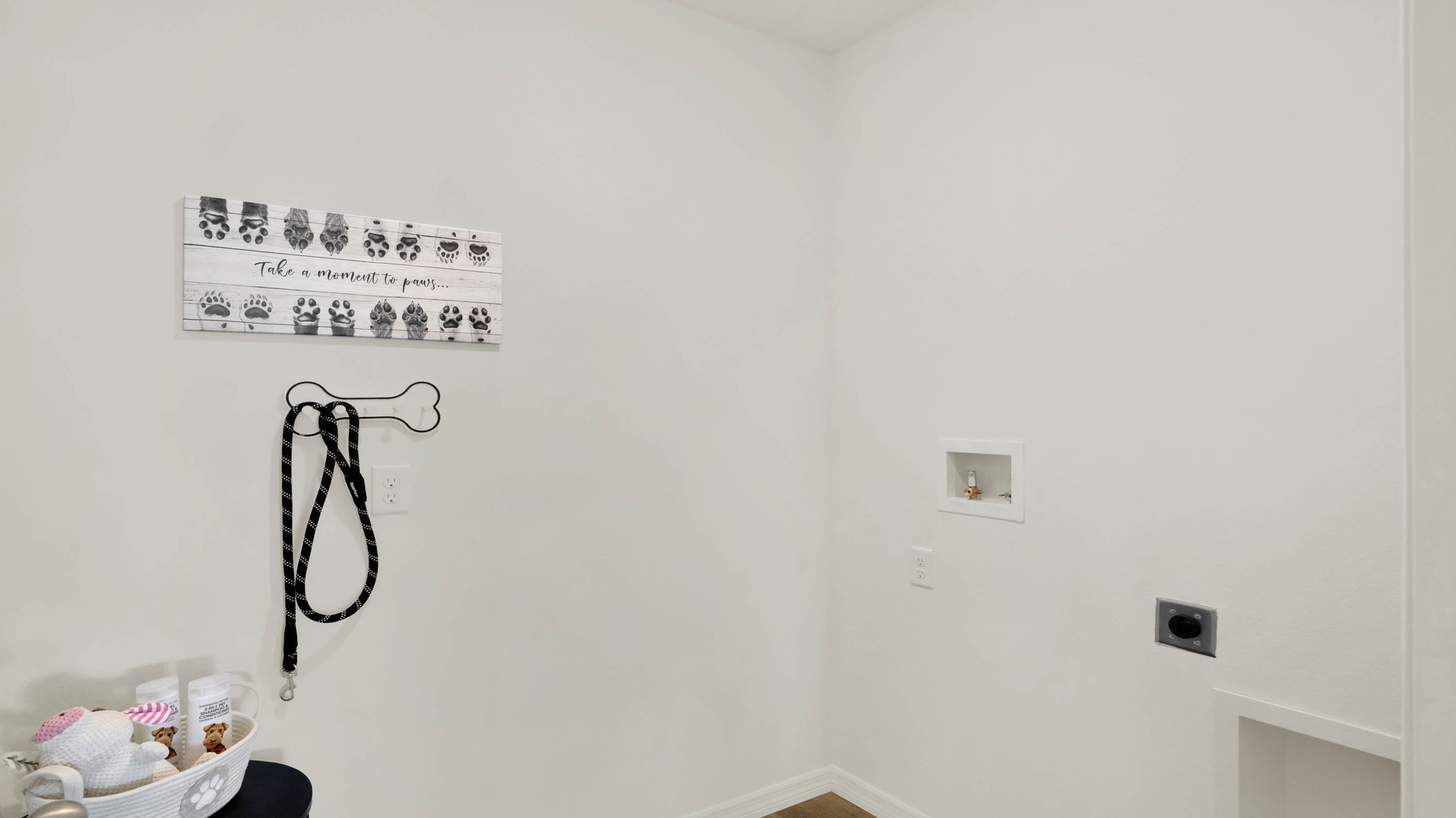 Spacious laundry room