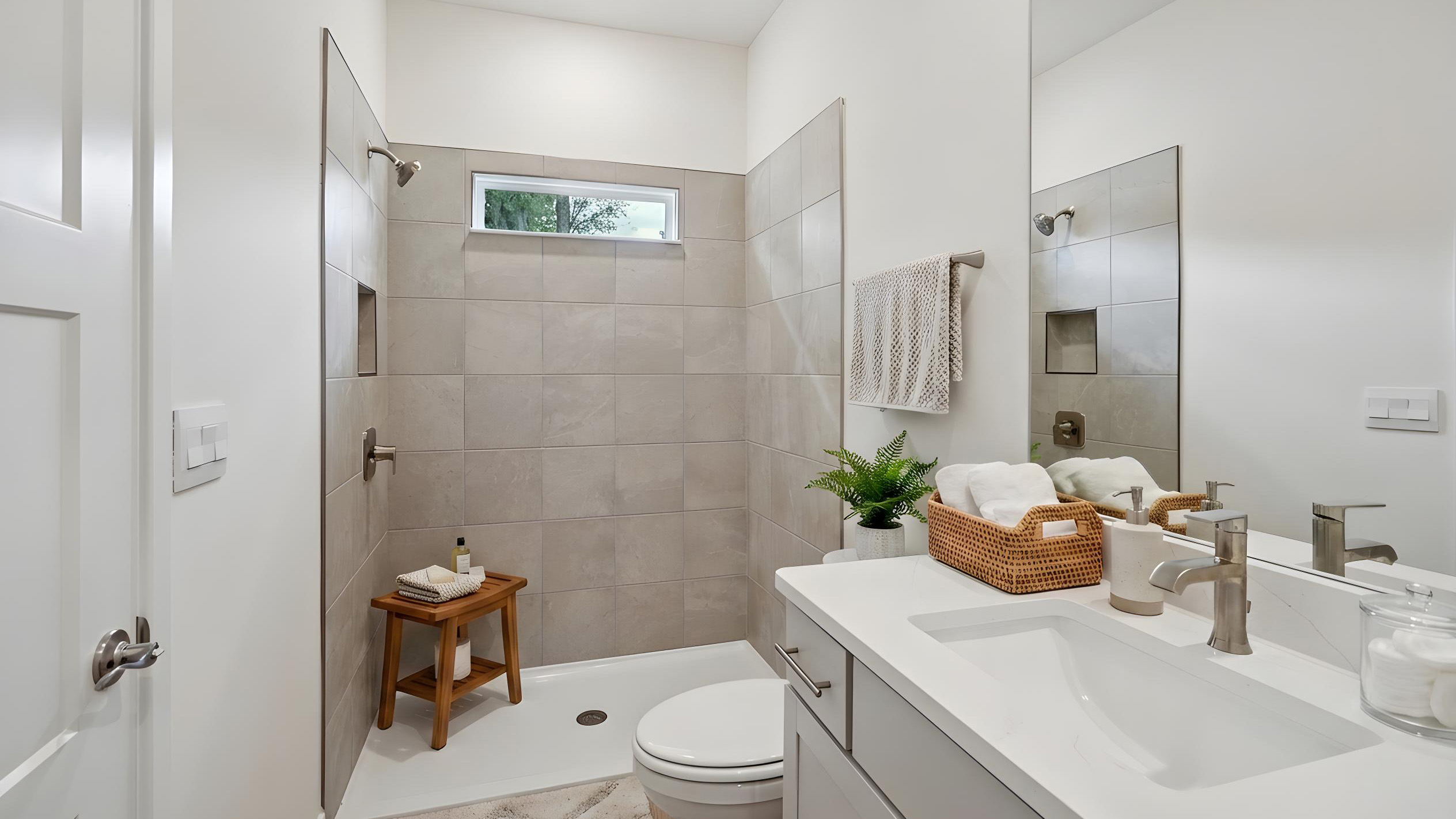 Destin Ensuite Bathroom 3